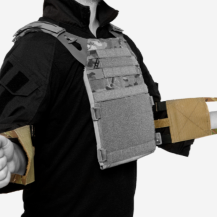 Detailed view of the Crye Precision JPC 2.0™ featuring the adjustable low-profile cummerbund with a secure wrap function. Designed for optimal fit and flexibility, this lightweight, modular plate carrier ensures high mobility and superior protection. Ideal for operators seeking a versatile, high-performance tactical kit.