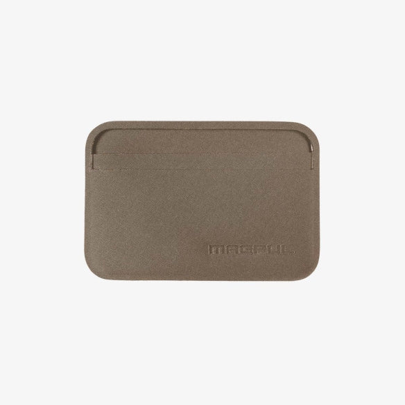 Magpul DAKA Everyday Wallet Flat Dark Earth detailed view of card slots and center divider pocket for organizing cards and folded bills