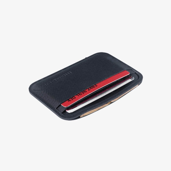 Magpul DAKA Everyday Wallet Grey internal divider pocket for organizing folded bills and notes