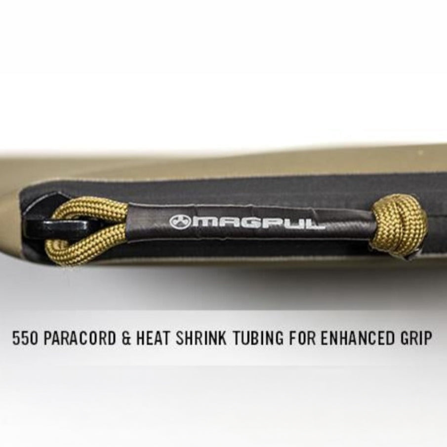 Magpul DAKA Pouch Medium close up of 550 paracord zipper pull with heat shrink tubing designed for glove friendly grip and quick access in wet field conditions