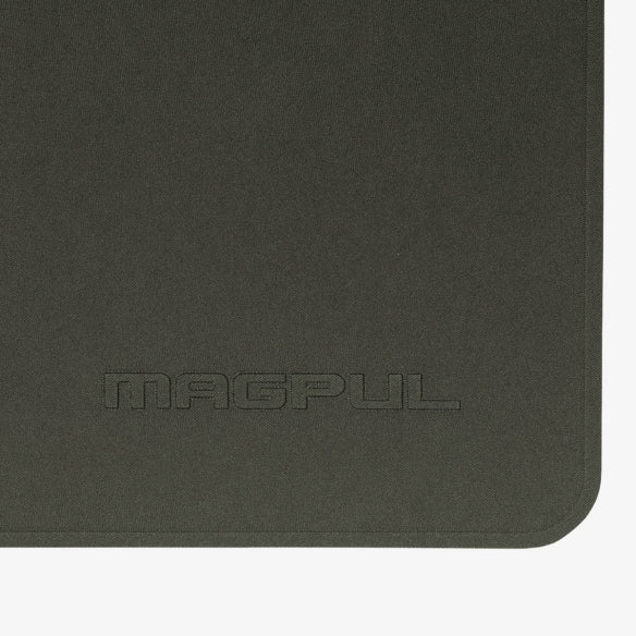 Magpul DAKA Pouch Small OD Green close up of welded seam design creating waterproof seals for field range and marine use