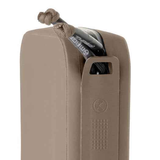 Magpul DAKA Utility Organizer Large Flat Dark Earth detail of oversized zipper pull and RF welded seams for moisture resistance