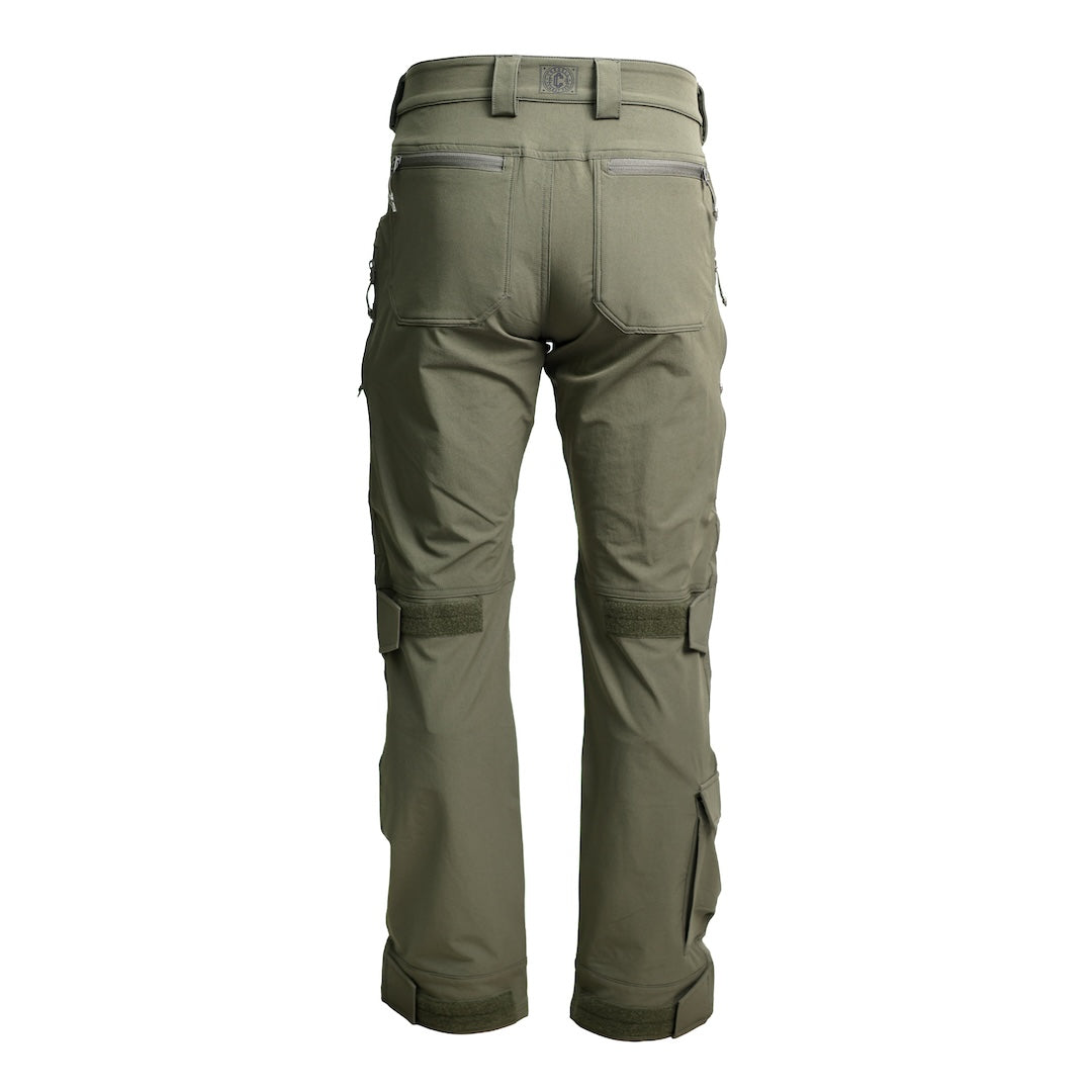 Back view of the TD Cordell Combat Pants V2 in Ranger Green showing the reinforced heel panels, dual zippered rear pockets, wide belt loops, and ergonomic back-yoke design. Highlights the durable double-weave softshell fabric, articulated leg shaping, and field-ready construction built for range training, tactical movement, and everyday carry. Ideal for users searching for Ranger Green combat pants with secure storage, reinforced durability, and multi-season tactical performance.
