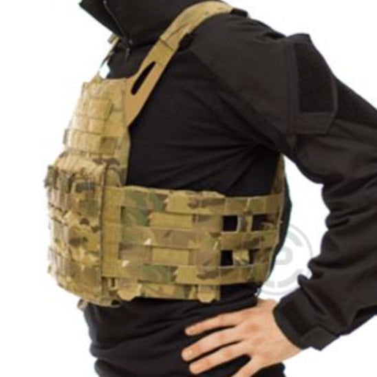 Crye Precision JPC Side Plate Pouch Set installed on a plate carrier, demonstrating side armor integration and low-profile protection.