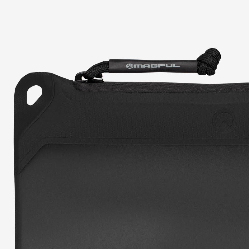 Magpul DAKA Window Pouch Small Black close up of water resistant YKK AquaGuard zipper for sealed storage