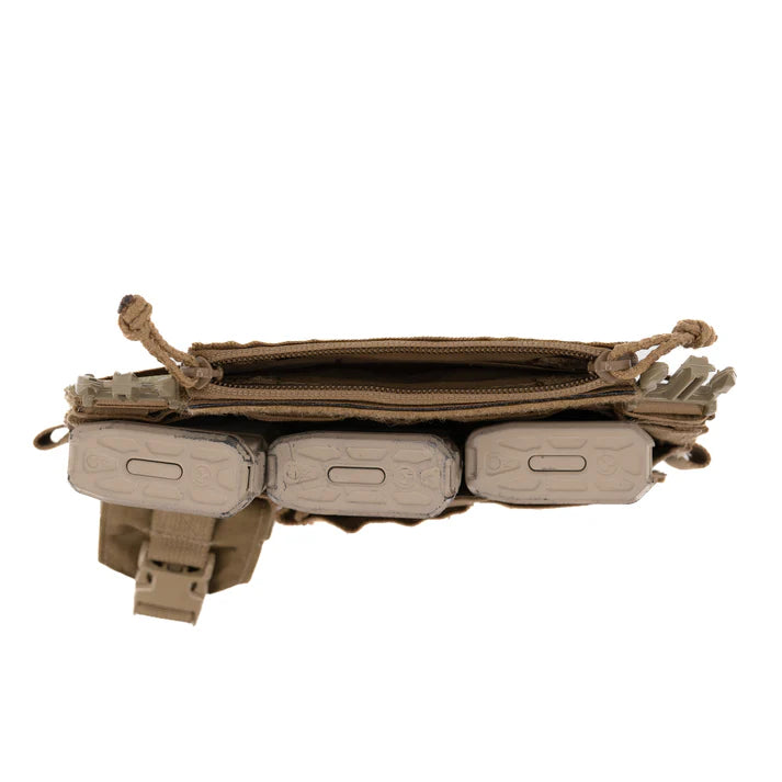 Top down view of AXL Sandwich Bag mounted between plate carrier and placard showing low profile admin storage integration