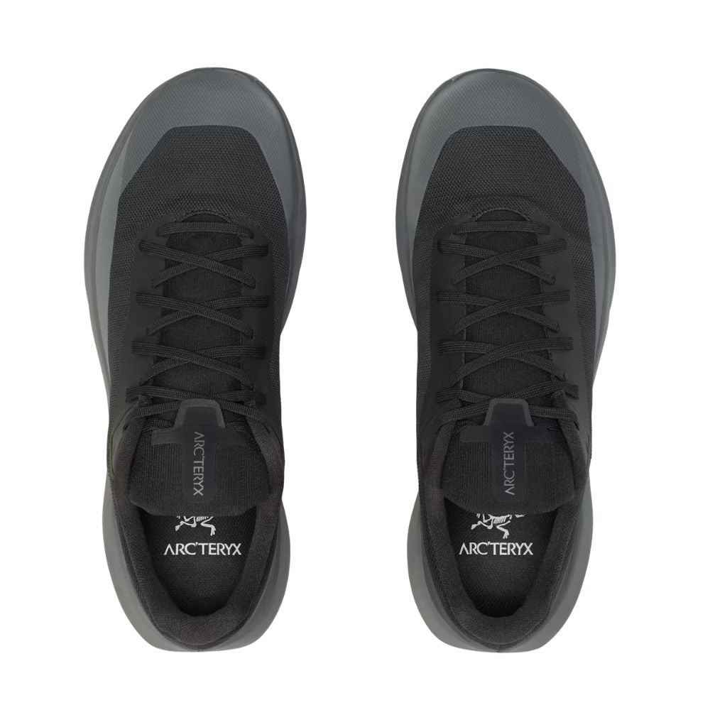 Top-down view of the Arc'teryx Norvan LD 4 in Black/Graphite highlighting the breathable woven upper, lace system, and trail running design.