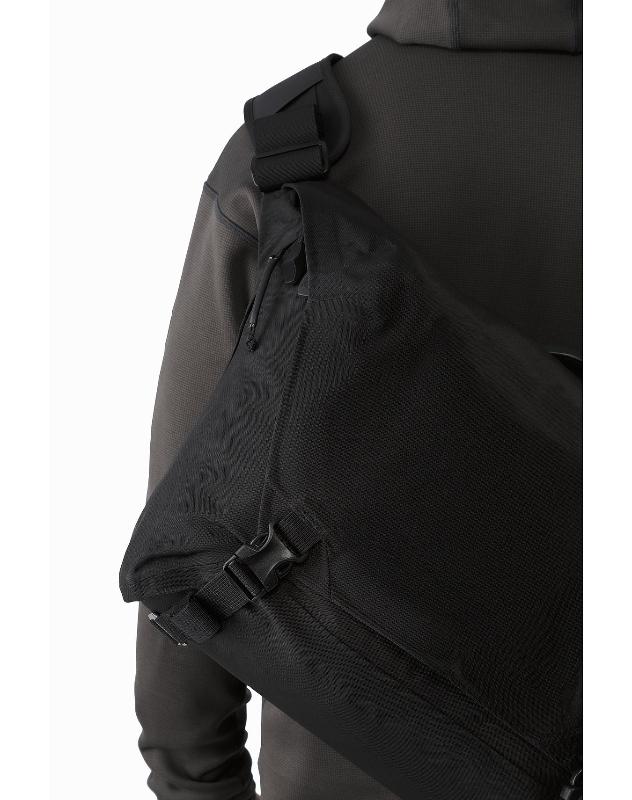 アークテリクス　Arc'teryx leaf COURIER BAG 15 Arc'teryx LEAF Courier Bag 15 – Deliberate Dynamics