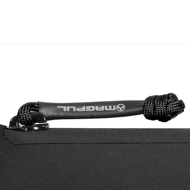 Magpul DAKA Pouch Medium close up showing branded 550 paracord zipper pull with heat shrink tubing for enhanced grip and glove friendly access in wet field conditions