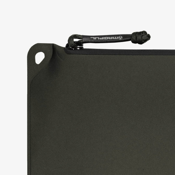 Magpul DAKA Pouch Medium OD Green YKK AquaGuard zipper with heat shrink 550 paracord pull for secure water resistant gear organization