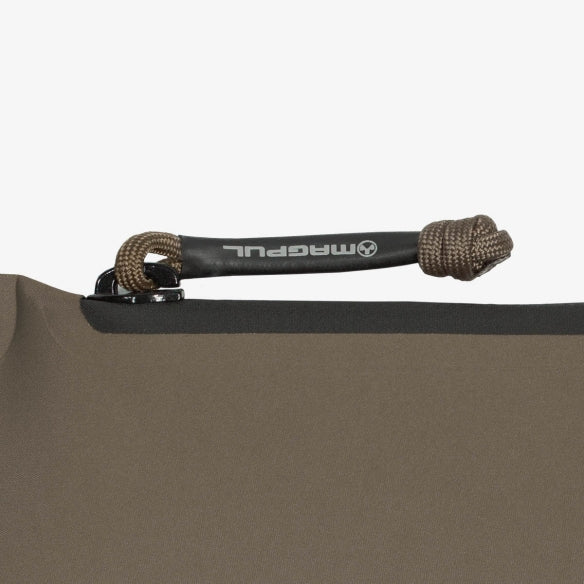 Magpul DAKA Pouch Small Flat Dark Earth close up of AquaGuard zipper and paracord pull for durable weather resistant access