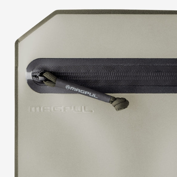 Magpul DAKA Volume Pouch OD Green YKK AquaGuard zipper close up