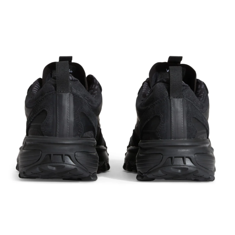 Rear view of the Vans MTE Crosspath Black Black highlighting the padded heel, pull tab, and supportive outdoor-ready construction.