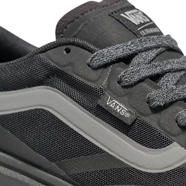 Close-up of Vans UltraRange 2.0 lacing texture and Vans branding, highlighting durable construction, mesh upper, and signature details for everyday wear