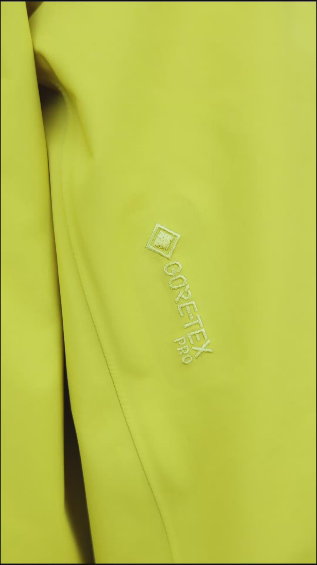 Product video showcasing the Arc'teryx Alpine Guide Jacket with close up details of the GORE TEX PRO construction, ski guide features, professional alpine design, and winter ready performance.